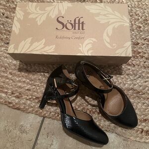 BLACK SNAKE PRINT POINTY HEELS